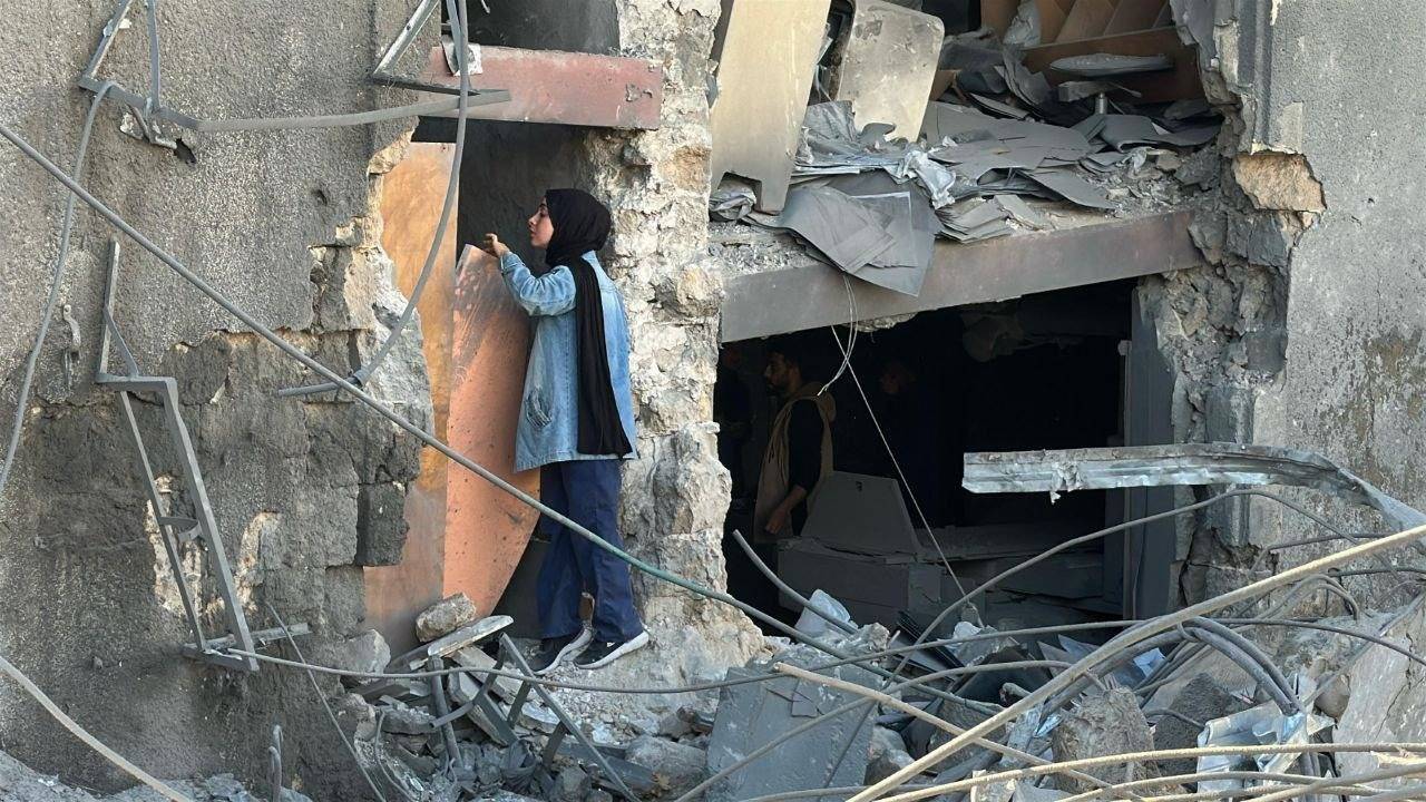 بالصور.. مستشفى المعمداني بغزة هدف للقصف الإسرائيلي