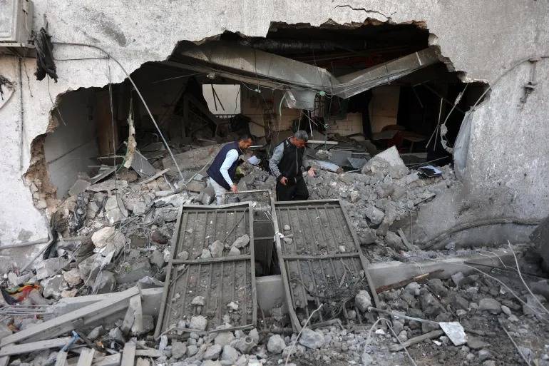 بالصور.. مستشفى المعمداني بغزة هدف للقصف الإسرائيلي