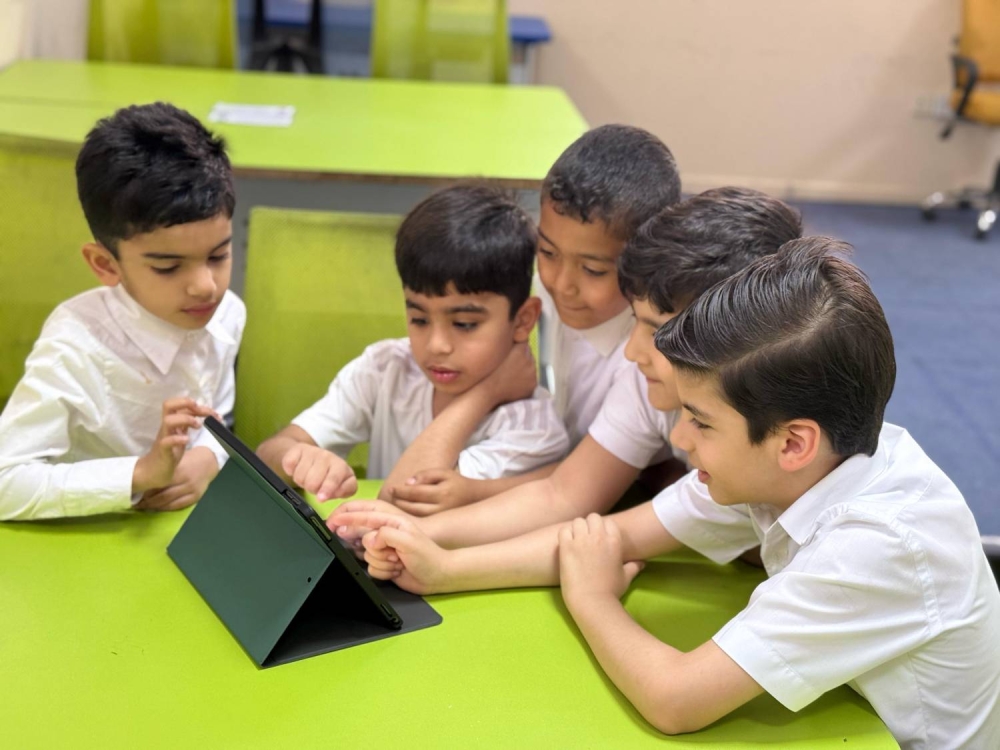 تطور واضح في المهارات اللغوية بعد استخدام الذكاء الاصطناعي