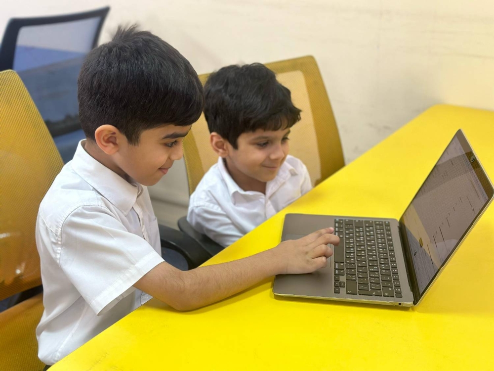 تطور واضح في المهارات اللغوية بعد استخدام الذكاء الاصطناعي