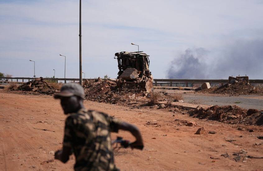 مقتل 100 مدني و9 عاملين إغاثيين: السعودية والصحة العالمية تدينان هجمات السودان الدامية