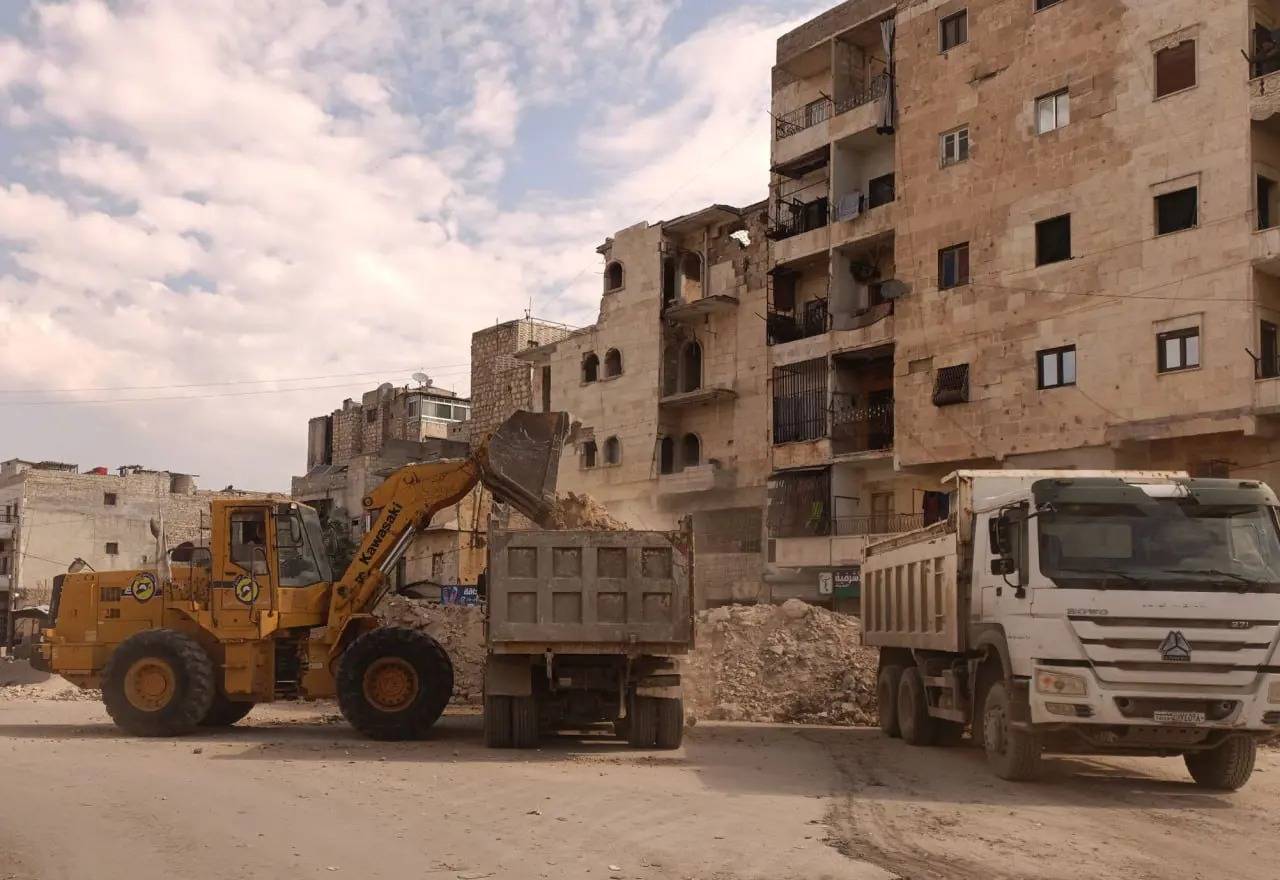 سوريا.. بدء إزالة السواتر الترابية بحيي الشيخ مقصود والأشرفية في حلب