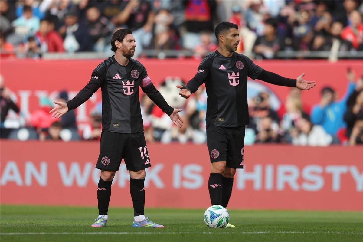 ميسي يصمت أمام حضور جماهيري قياسي.. إنتر ميامي يتعثر في شيكاغو