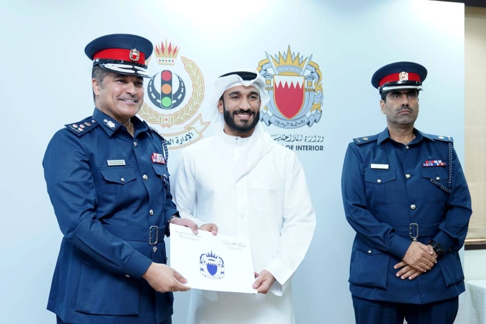 ضمن فعاليات أسبوع المرور الخليجي2025 .. المرور تكرم السواق الملتزمين