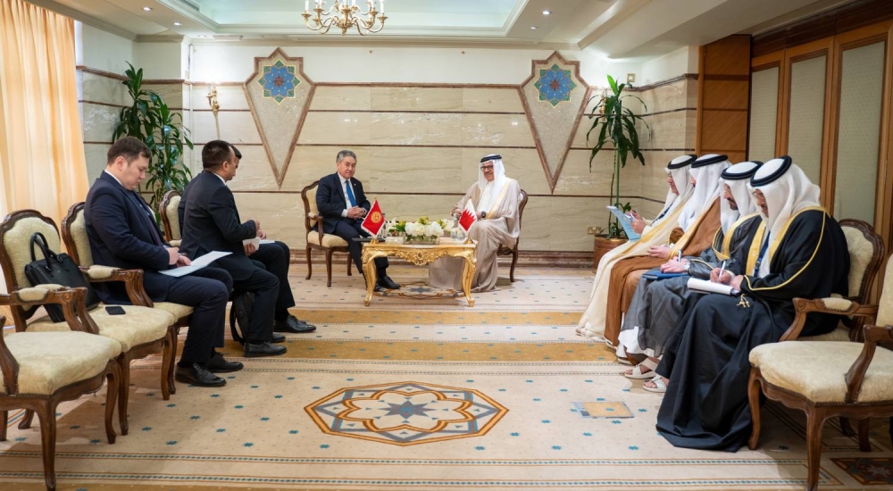 وزير الخارجية يلتقي مع نظيره القرغيزي في الكويت