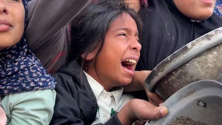 شهداء بقصف إسرائيلي على غزة ويونيسيف تحذر من انهيار مستشفيات الأطفال