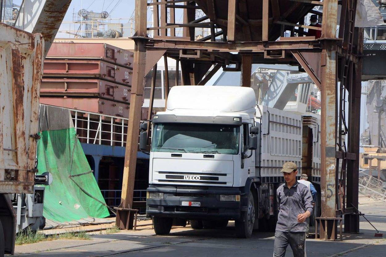 سوريا.. وصول أول باخرة محملة بالقمح إلى ميناء اللاذقية منذ الإطاحة بنظام المخلوع بشار الأسد