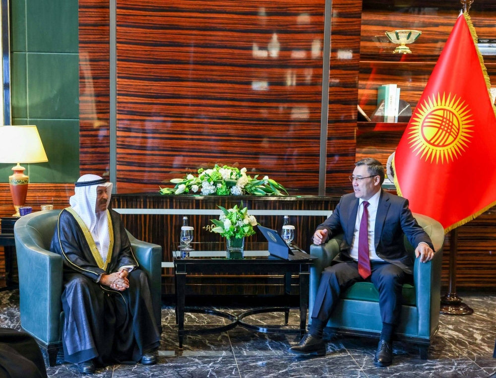 رئيس قرغيزستان يستقبل رئيس مجلس الشورى ويشيد بالعلاقات المتنامية بين البلدين الشقيقين