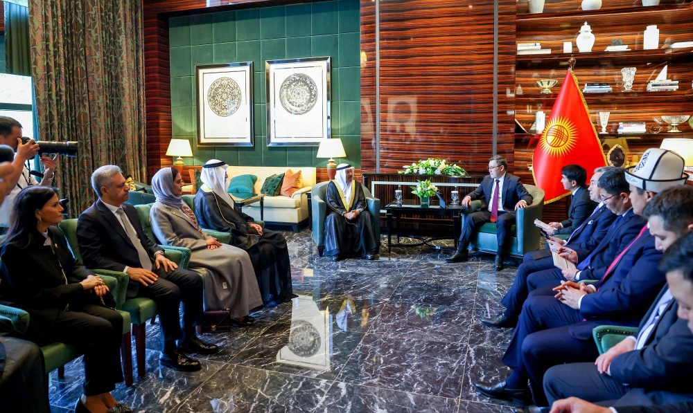 رئيس قرغيزستان يستقبل رئيس مجلس الشورى ويشيد بالعلاقات المتنامية بين البلدين الشقيقين