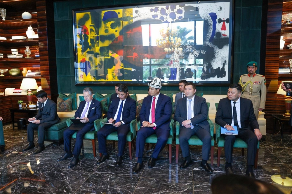 رئيس قرغيزستان يستقبل رئيس مجلس الشورى ويشيد بالعلاقات المتنامية بين البلدين الشقيقين