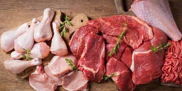 لحماية أسرتك.. توقفي عن غسل هذه الأطعمة قبل طهيها