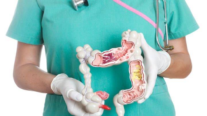 التهاب القولون.. الأسباب والعلاج بطرق طبيعية