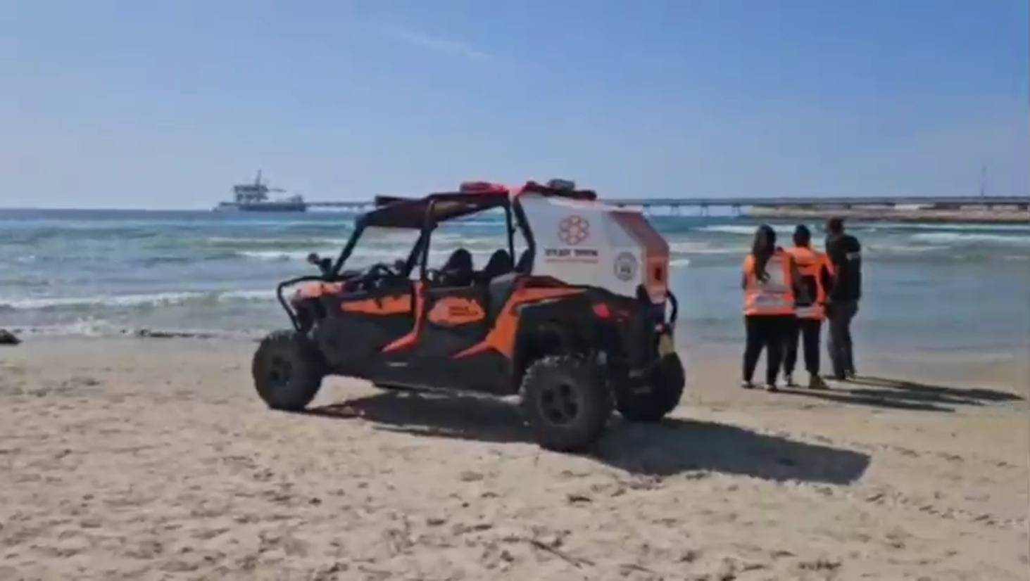 قرش مهدد بالانقراض يهاجم غواصاً إسرائيلياً قبالة شاطئ الخضيرة ويُفقد أثره