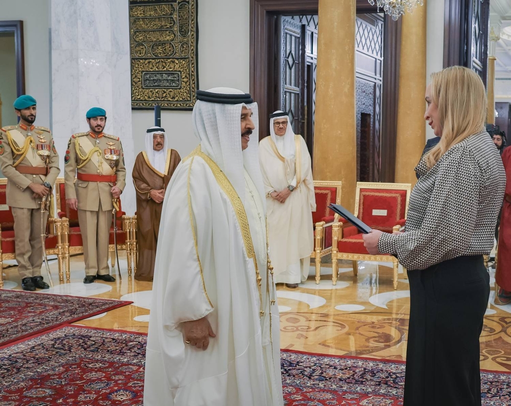 الملك يتسلم أوراق اعتماد 19 سفيراً جديداً لدى المملكة