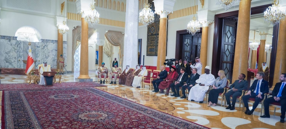 الملك يتسلم أوراق اعتماد 19 سفيراً جديداً لدى المملكة