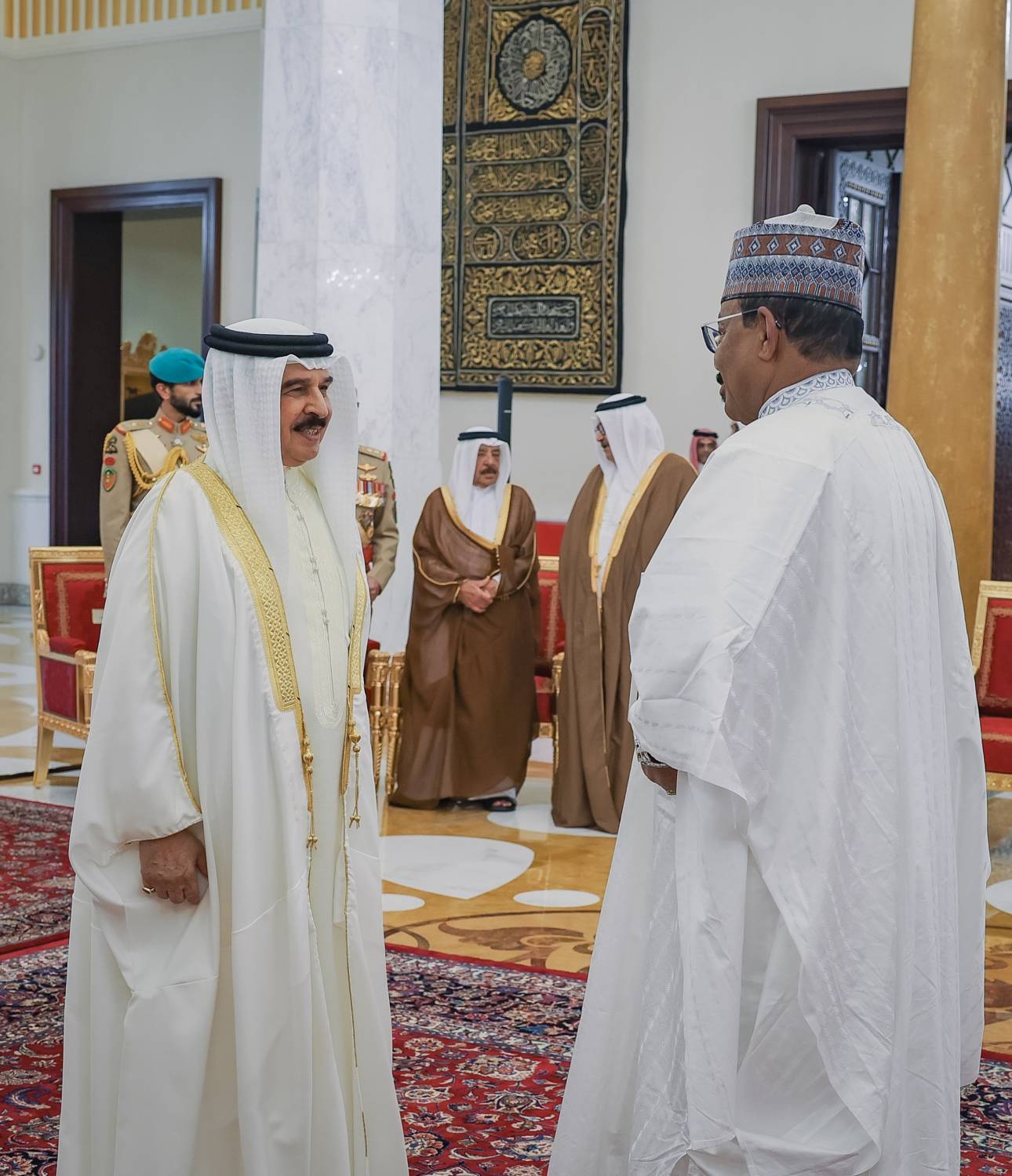 الملك يتسلم أوراق اعتماد 19 سفيراً جديداً لدى المملكة