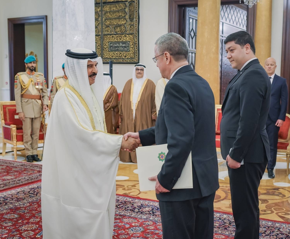 الملك يتسلم أوراق اعتماد 19 سفيراً جديداً لدى المملكة