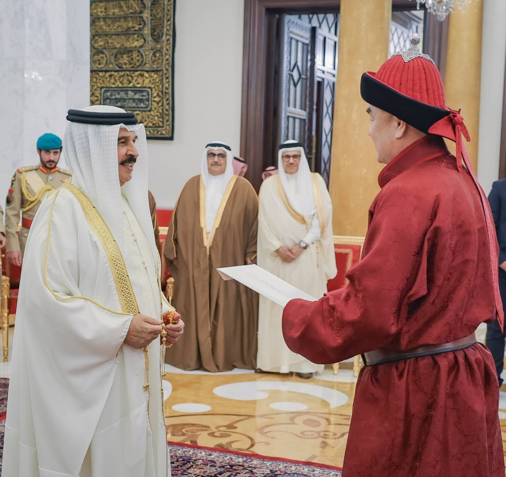 الملك يتسلم أوراق اعتماد 19 سفيراً جديداً لدى المملكة