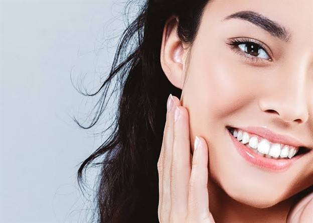 البيوتين مقابل الكولاجين.. أيهما أفضل لصحة البشرة والشعر؟