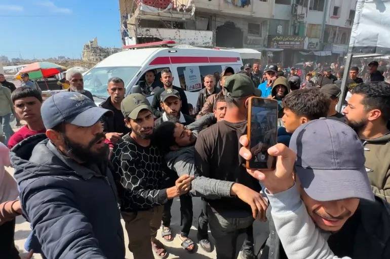 دمَّره الجيش الإسرائيلي وأغلقه.. جرحى غزة يحتضرون أمام مستشفى المعمداني