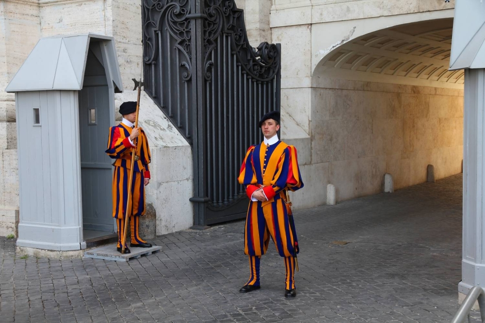 أصغر جيوش العالم وأكثرها غموضًا: الحرس السويسري البابوي