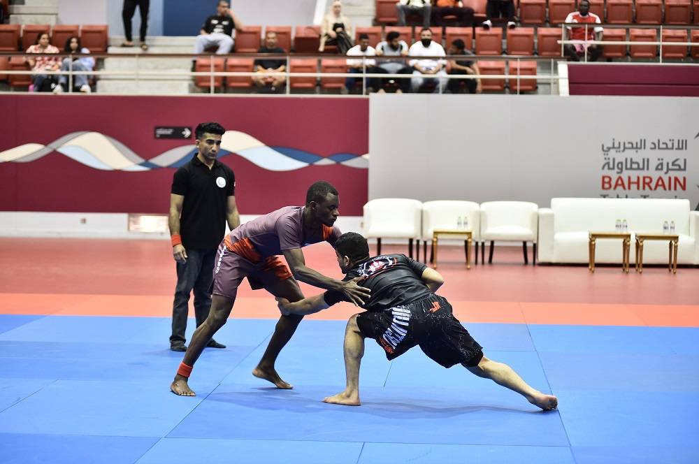 سلمان بن محمد يشهد منافسات بطولة البحرين الثانية للجوجيتسو ويتوّج الفائزين