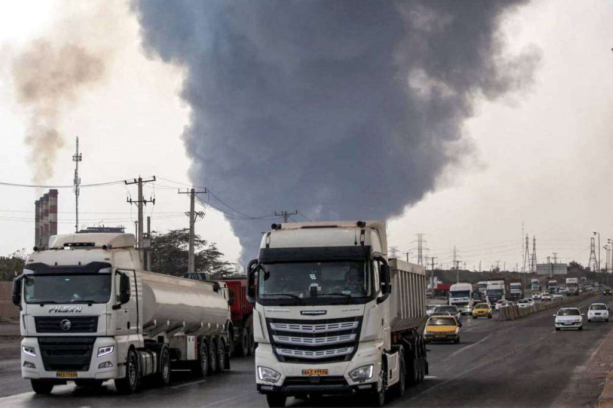 روسيا ترسل طائرات إلى إيران للمساعدة في إخماد حريق الميناء