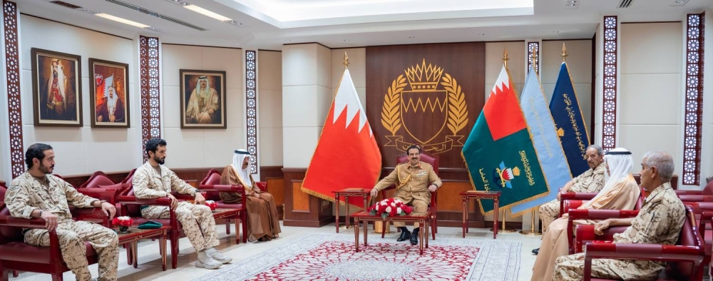 الملك القائد الأعلى للقوات المسلحة يتفضل بزيارة القيادة العامة لقوة دفاع البحرين