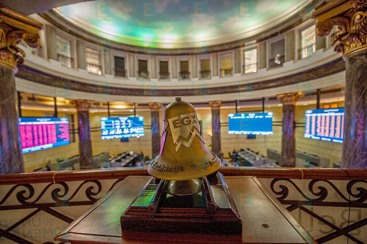 القطاعات الرابحة تدفع البورصة المصرية.. أداء متميز في التعليم والسياحة والعقارات