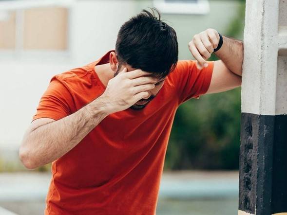 ثقل الرأس وعدم التوازن: الأسباب والعلاج