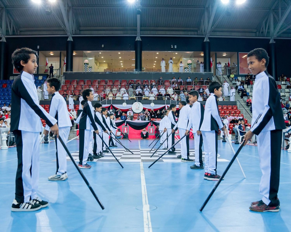 خالد بن حمد يكرم الفائزين في بطولة  الشطرنج لمدارس البحرين