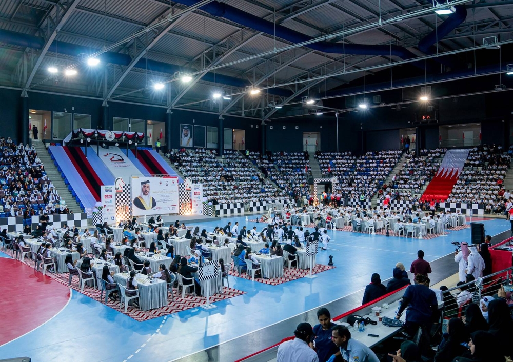 خالد بن حمد يكرم الفائزين في بطولة  الشطرنج لمدارس البحرين