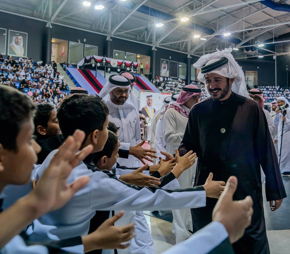 خالد بن حمد يكرم الفائزين في بطولة  الشطرنج لمدارس البحرين