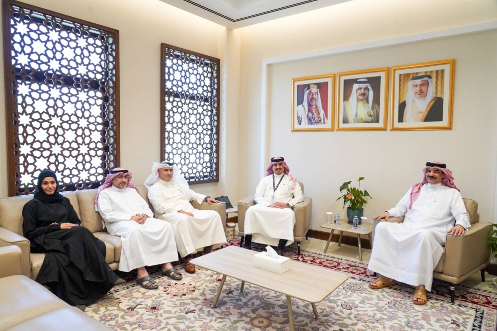 الأمين العام لمجلس النواب يلتقي مدير عام كلية فاتيل للضيافة