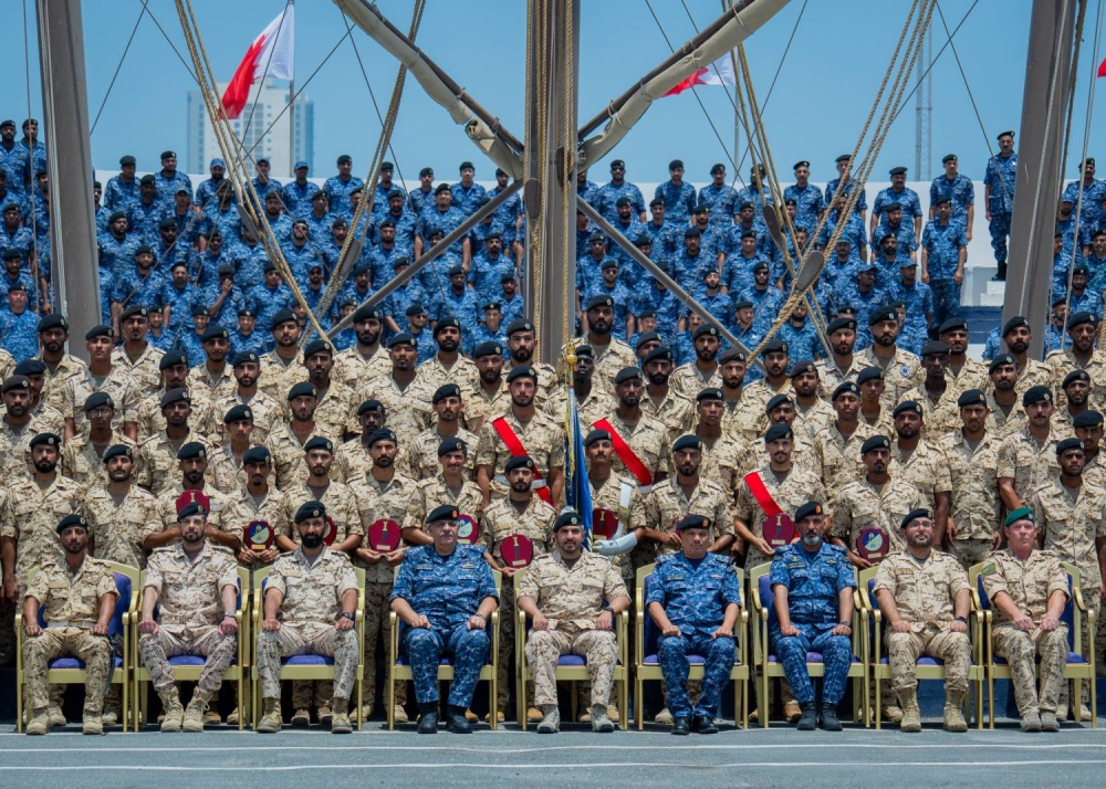 محمد بن سلمان يحضر تخريج منتسبي سلاح البحرية من إحدى الدورات المتخصصة