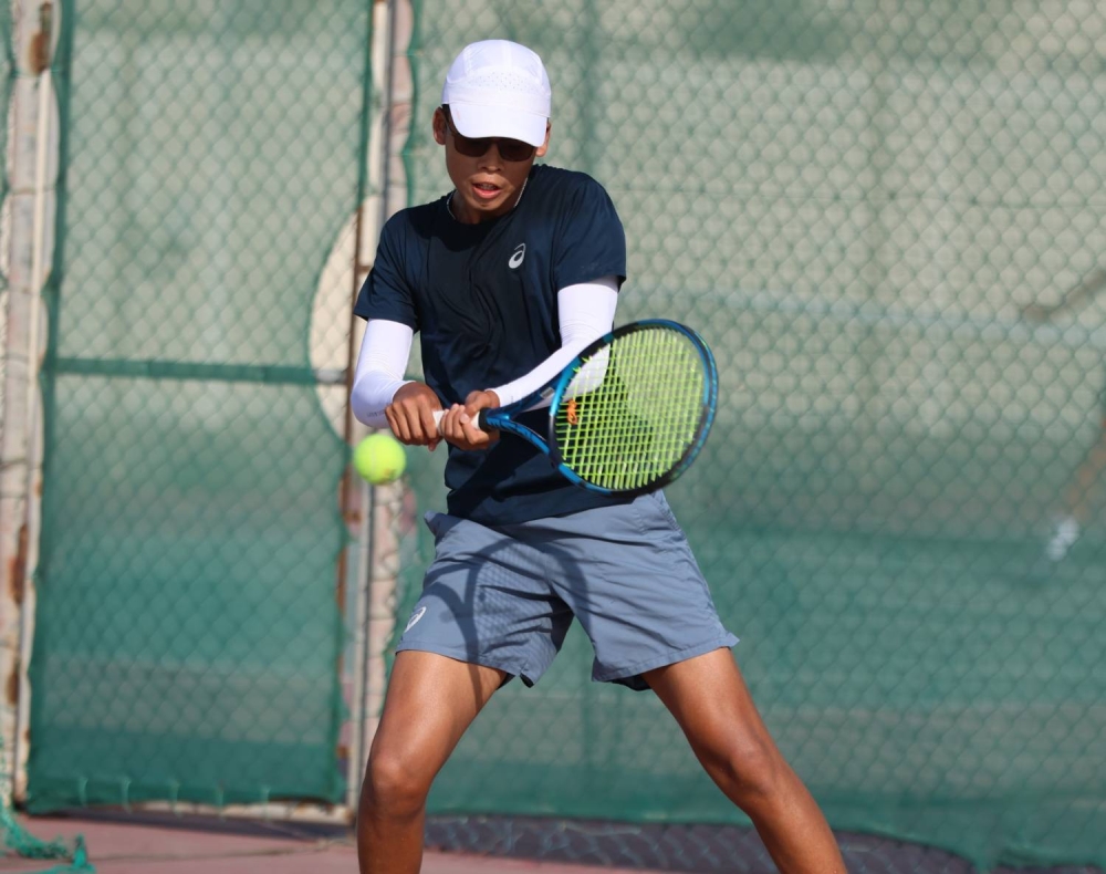 لاعبو البحرين تحت 16 سنة يواصلون التألق في بطولة الاتحاد الآسيوي للتنس