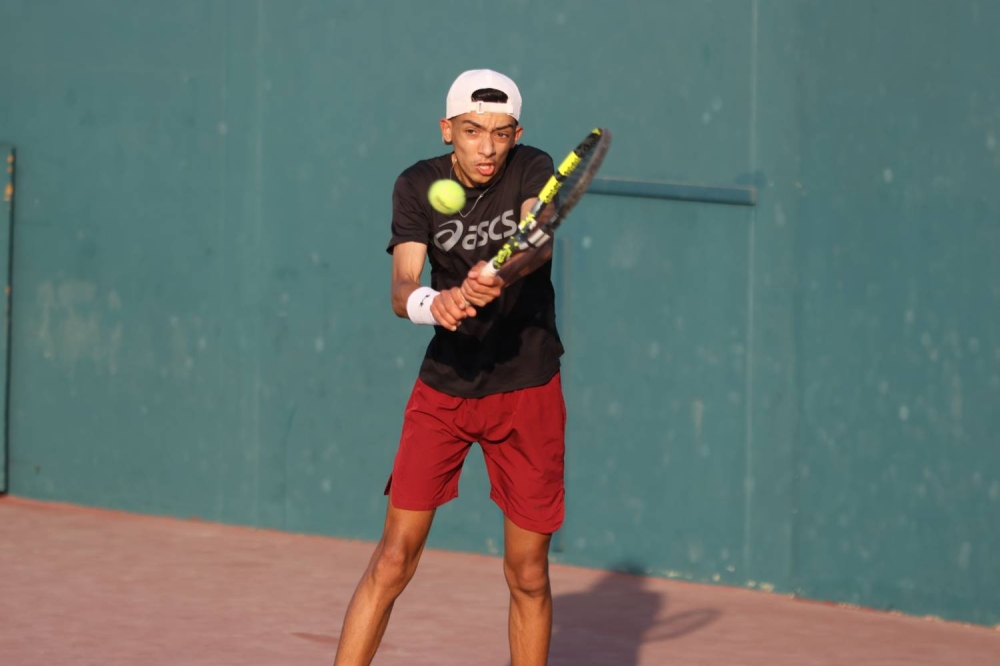 لاعبو البحرين تحت 16 سنة يواصلون التألق في بطولة الاتحاد الآسيوي للتنس