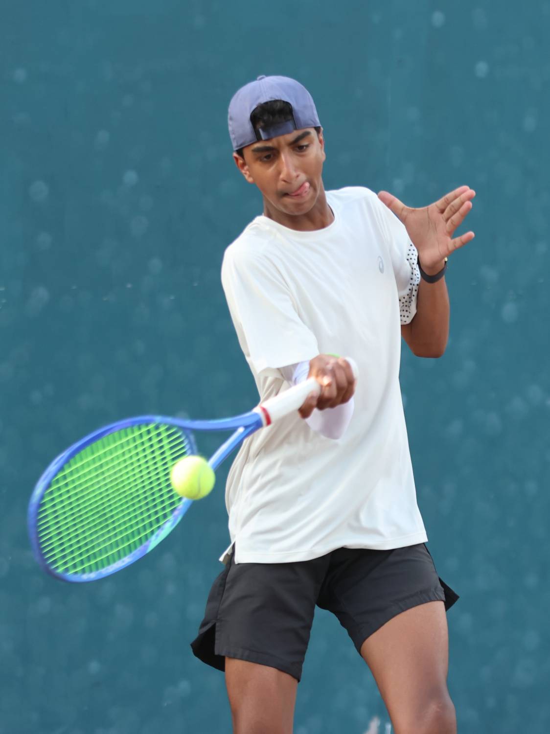 لاعبو البحرين تحت 16 سنة يواصلون التألق في بطولة الاتحاد الآسيوي للتنس