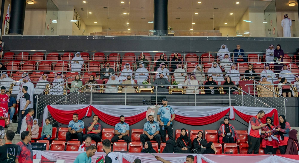 خالد بن حمد يكرم الفائزين ببطولة سموّه لكرة اليد للمدارس الثانوية