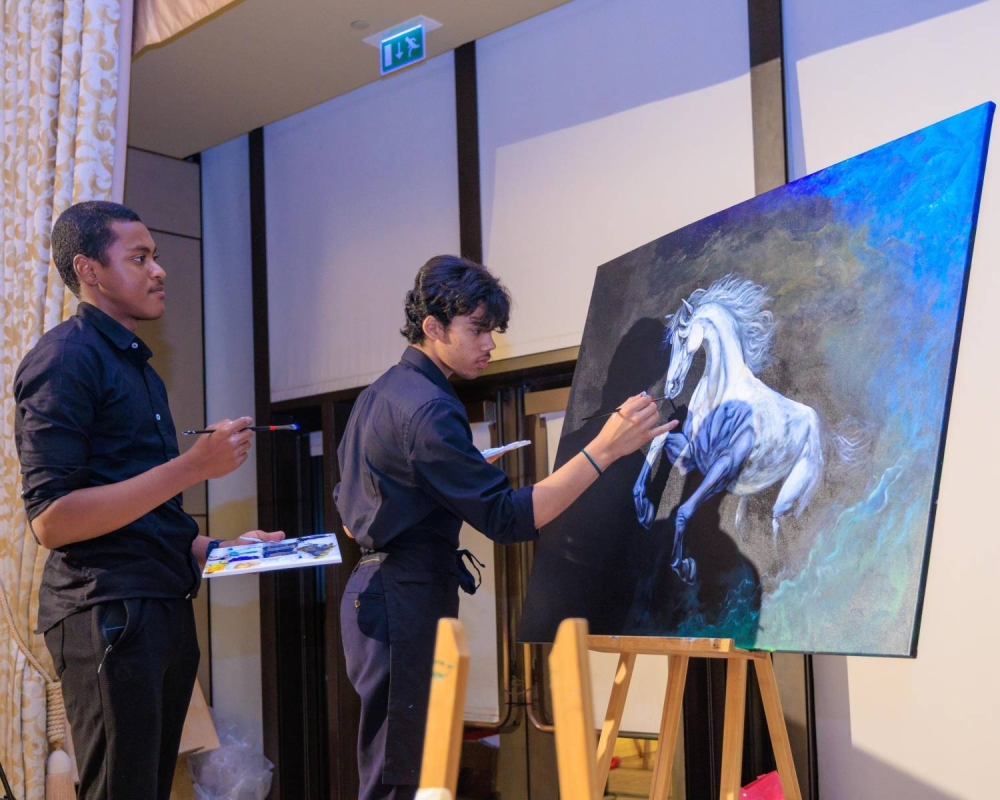 ناصر بن حمد يشهد ختام جائزة &laquo;سوفرن الفنية الخيرية&raquo; والمزاد يحصد 686 ألف دينار