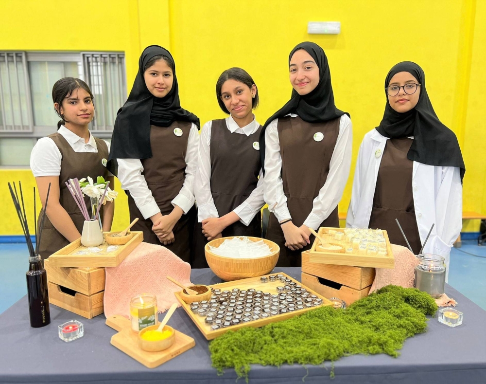 مدرسة الحد الإعدادية للبنات تنظم معرض "ابتكاراتي العلمية نحو مستقبل أخضر"