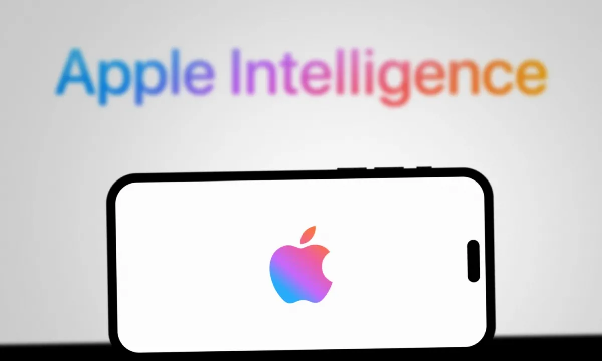 "أبل" تتفادى انتقادات "Apple Intelligence" بالترويج الواقعي