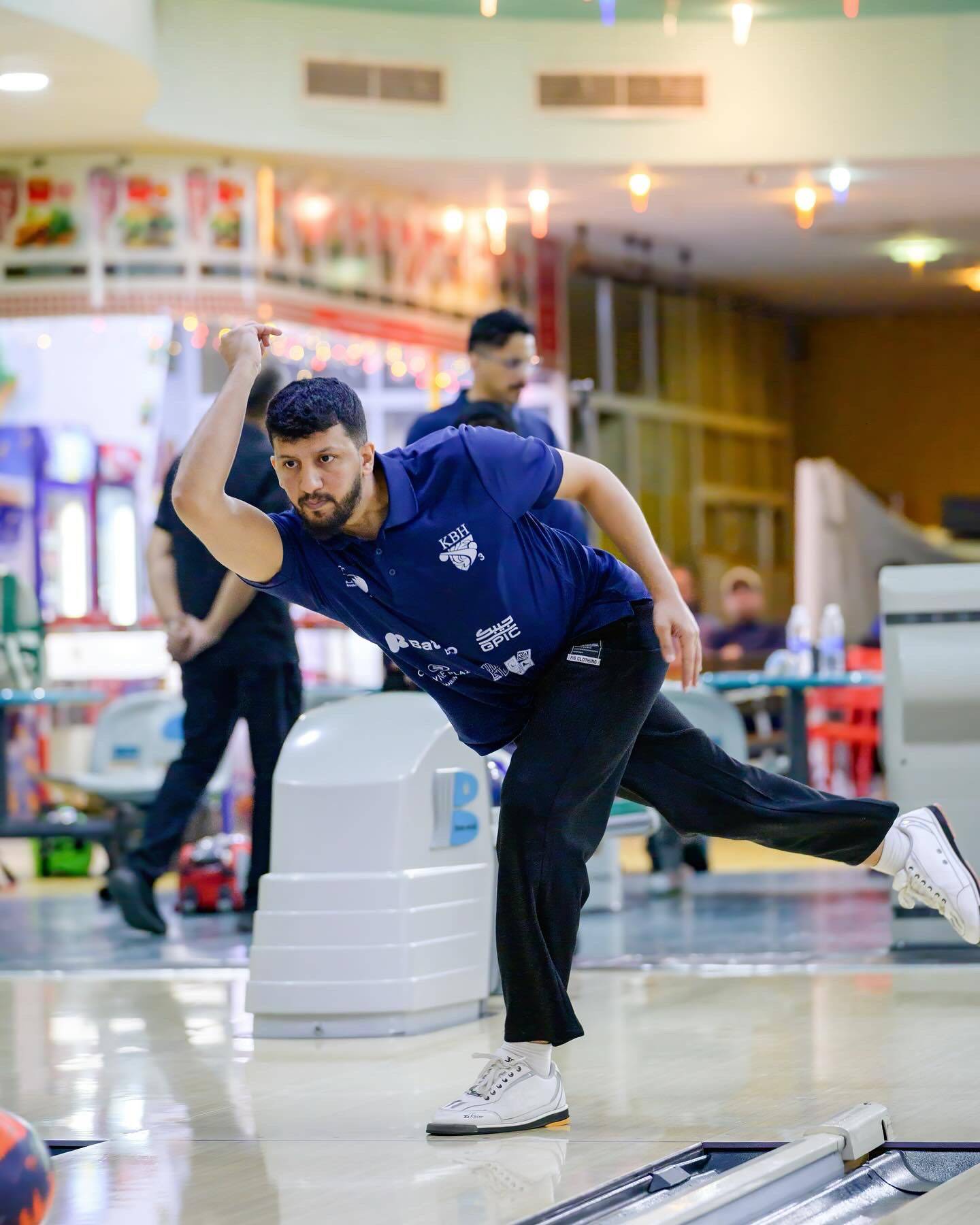 يوسف فلاح ينتزع الصدارة والبطل حكيم يبدأ مشواره بالبطولة