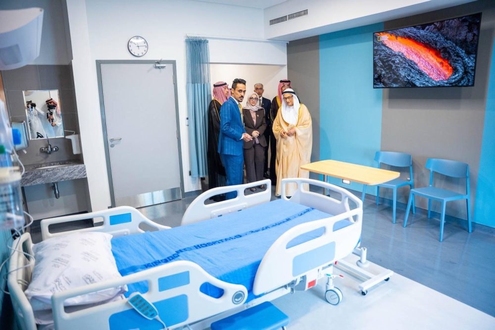 رئيس المجلس الأعلى للصحة يحضر افتتاح مركز المحرق للرعاية الصحية الخاصة