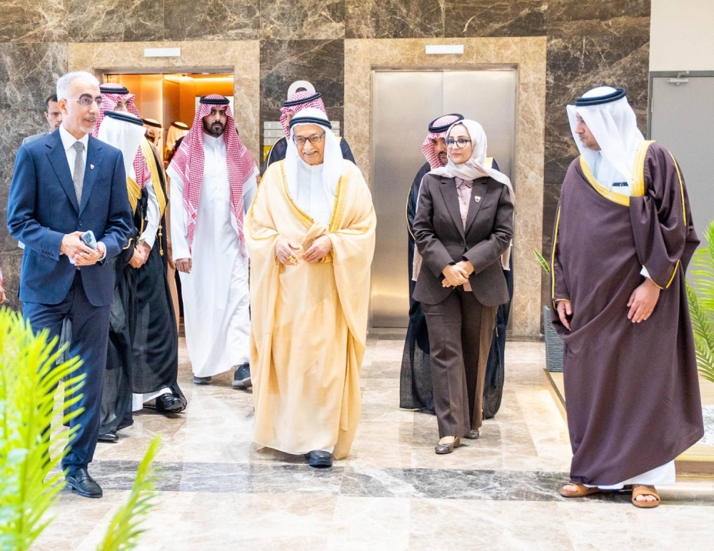 رئيس المجلس الأعلى للصحة يحضر افتتاح مركز المحرق للرعاية الصحية الخاصة