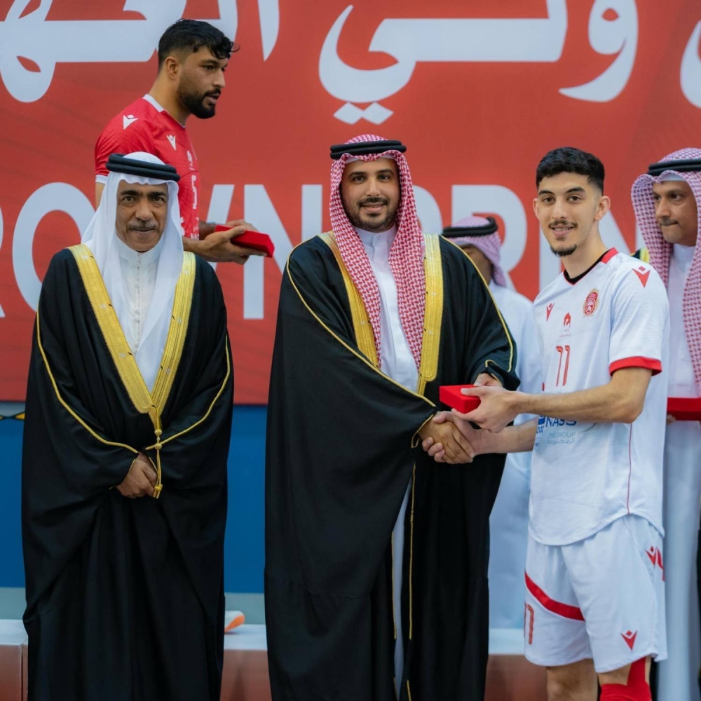 نيابةً عن ولي العهد رئيس الوزراء.. محمد بن سلمان يتوج المحرق بكأس سمو ولي العهد للكرة الطائرة