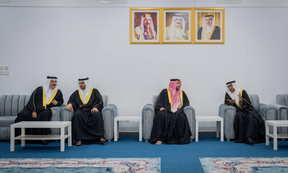 نيابةً عن ولي العهد رئيس الوزراء.. محمد بن سلمان يتوج المحرق بكأس سمو ولي العهد للكرة الطائرة