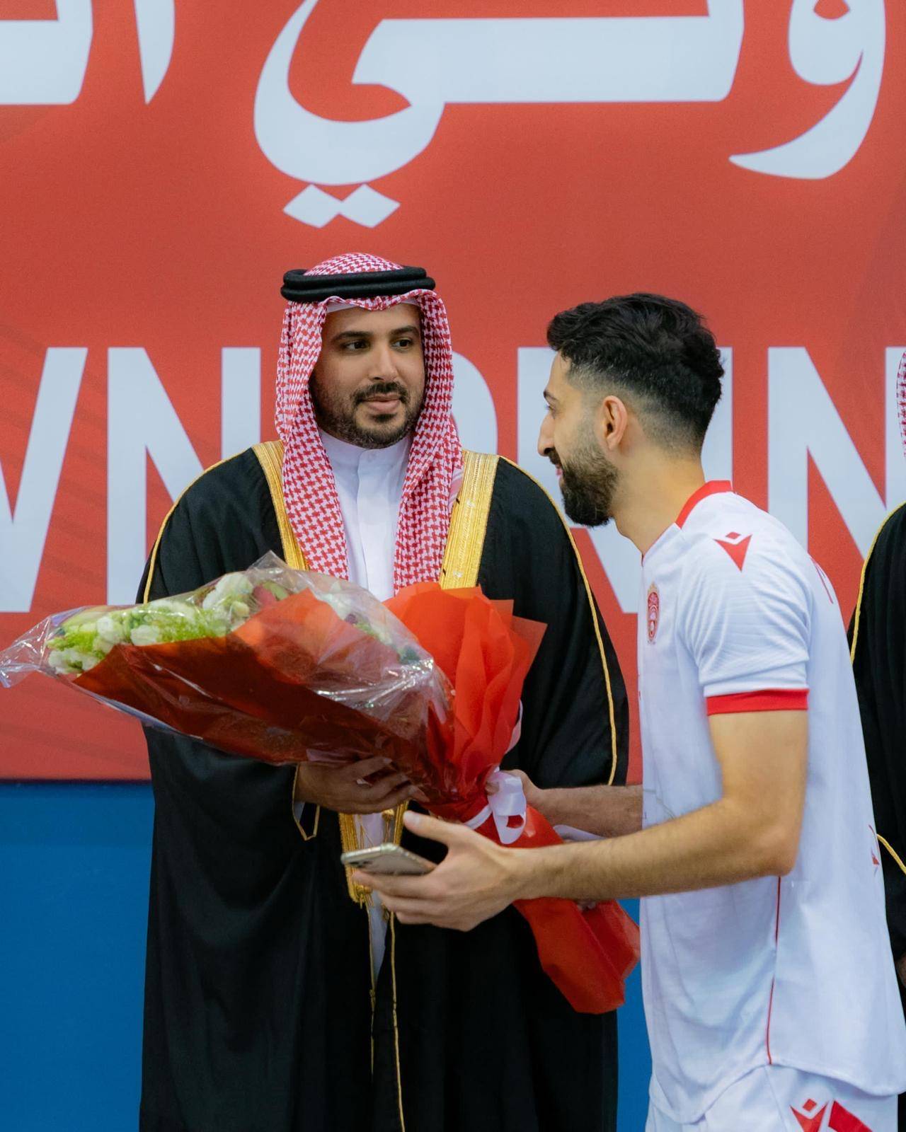 نيابةً عن ولي العهد رئيس الوزراء.. محمد بن سلمان يتوج المحرق بكأس سمو ولي العهد للكرة الطائرة