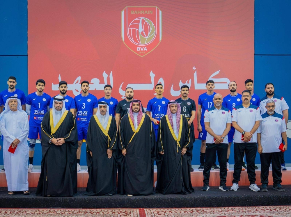 نيابةً عن ولي العهد رئيس الوزراء.. محمد بن سلمان يتوج المحرق بكأس سمو ولي العهد للكرة الطائرة