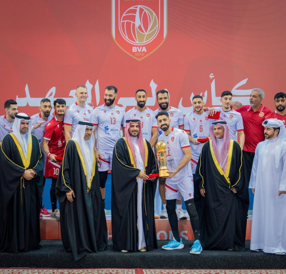 نيابةً عن ولي العهد رئيس الوزراء.. محمد بن سلمان يتوج المحرق بكأس سمو ولي العهد للكرة الطائرة